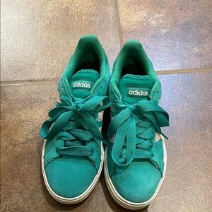 Adidas Green Sneakers with light pink Stripes